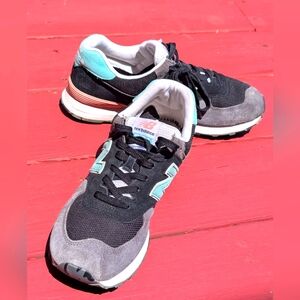 New Balance Black and Teal Sneakers